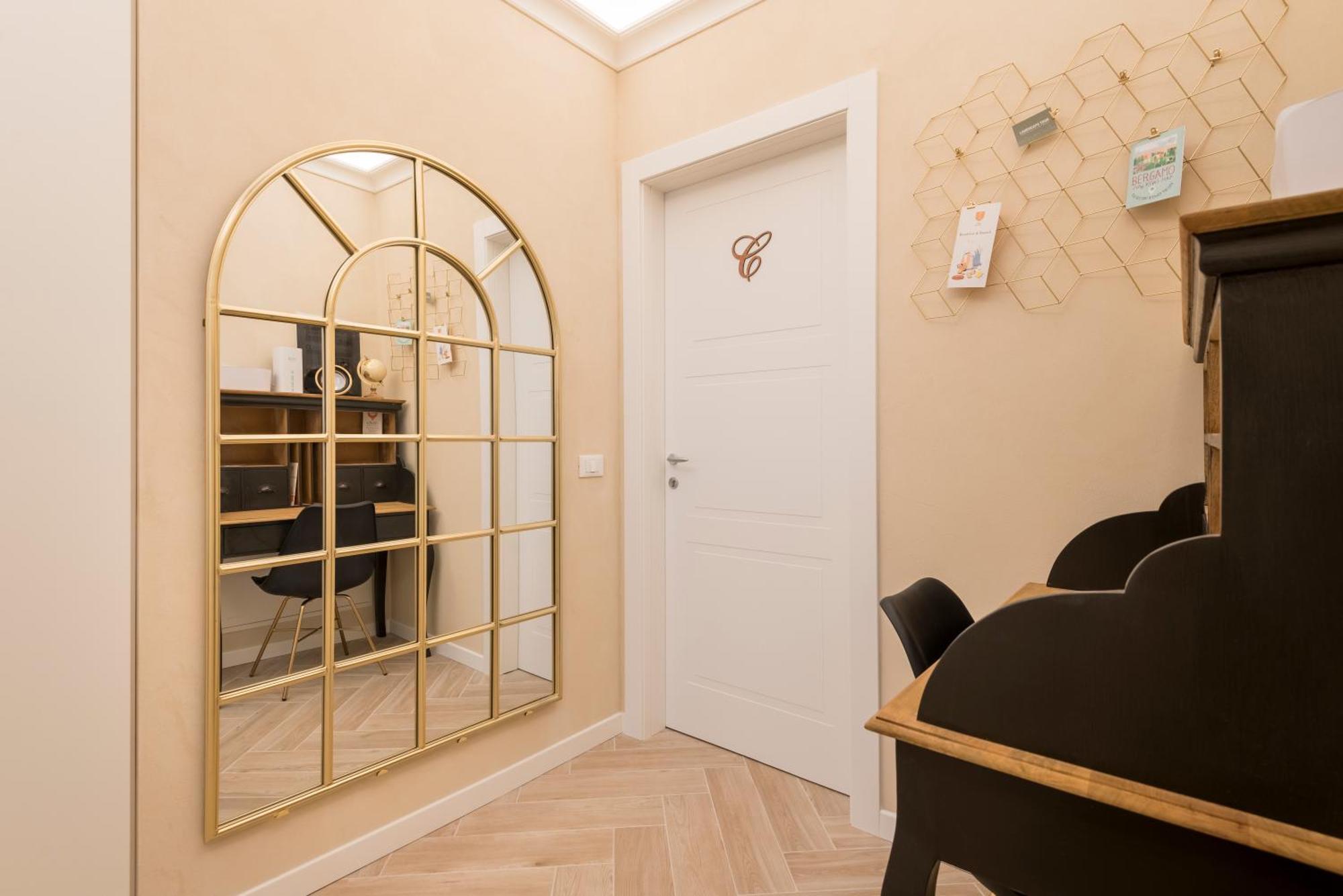 Apartment Golden Chic - Citta Alta